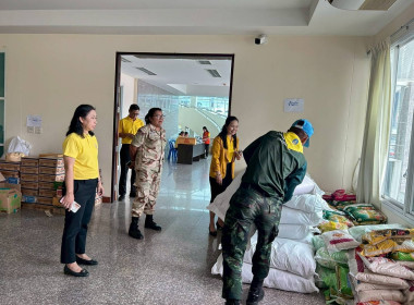 ปทุมธานี ส่งสิ่งของบริจาคช่วยเหลือชายแดนไทย – กัมพูชา พารามิเตอร์รูปภาพ 17